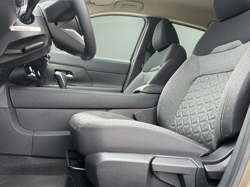 New 2026 Nissan Kicks SV w/ Charging Package FWD image 18