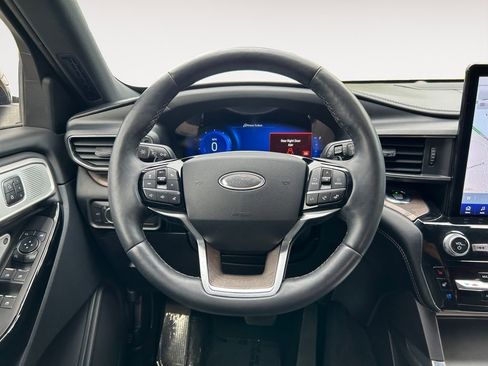 Used 2021 Ford Explorer Platinum w/ Equipment Group 601A image 15