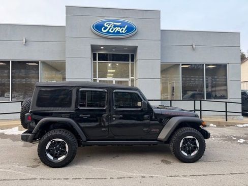 Used 2022 Jeep Wrangler Unlimited Rubicon image 2