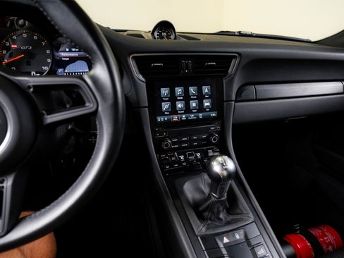 Used 2018 Porsche 911 GT3 image 44