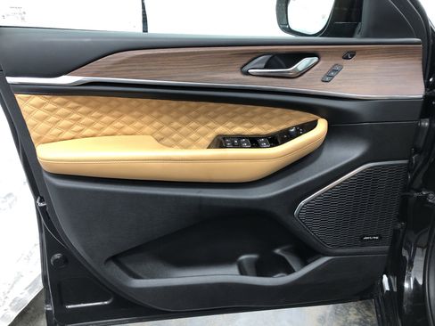 Used 2025 Jeep Grand Cherokee L Summit image 19