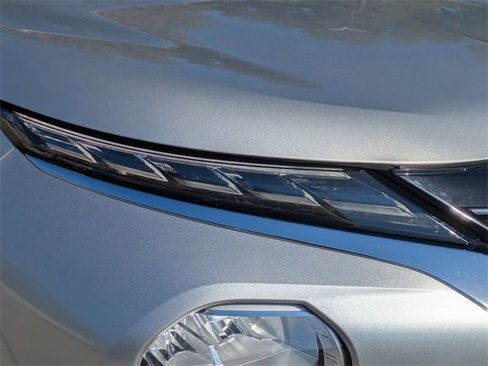 Used 2022 Mitsubishi Outlander SE image 10