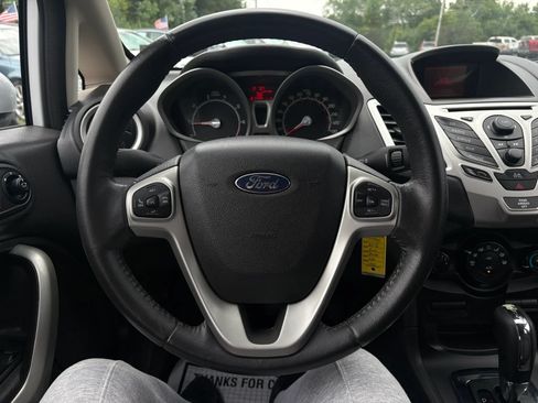 Used 2013 Ford Fiesta SE FWD image 29