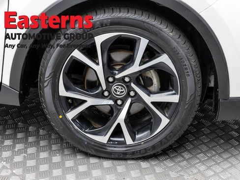 Used 2018 Toyota C-HR XLE FWD image 31