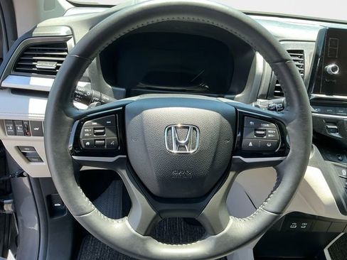 Used 2025 Honda Odyssey EX-L image 13