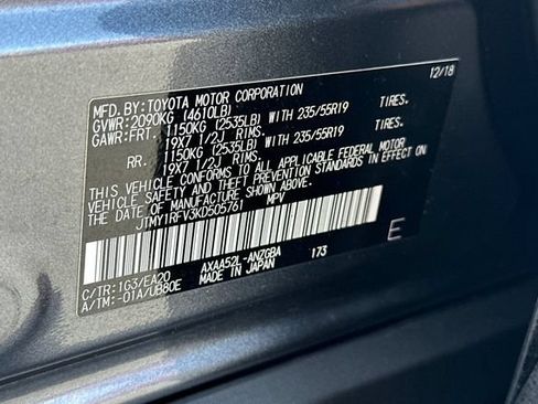 Used 2019 Toyota RAV4 Limited w/ Advanced Technology Package FWD image 34