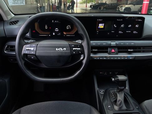Used 2025 Kia K4 FWD image 13