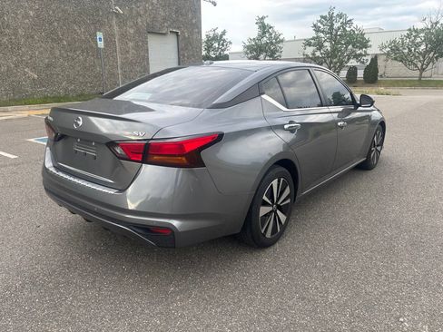 Used 2022 Nissan Altima 2.5 SV FWD image 7