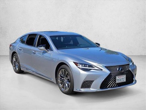 Used 2022 Lexus LS 500 w/ Cold Weather Package (CK) RWD image 3
