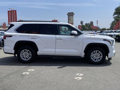 Certified 2025 Toyota Sequoia SR5 AWD/4WD image 44