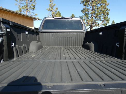 Used 2025 Toyota Tundra Limited AWD/4WD image 25