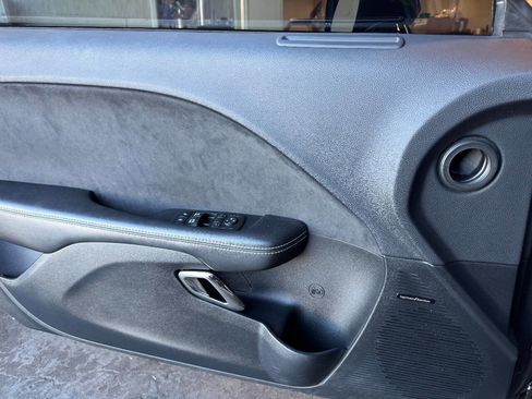 Used 2016 Dodge Challenger SRT Hellcat image 23