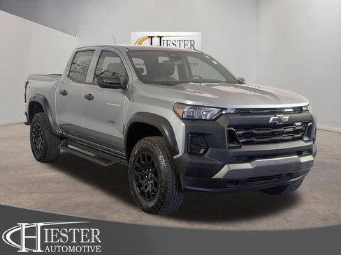 Used 2024 Chevrolet Colorado Trail Boss w/ Technology Package AWD/4WD image 1