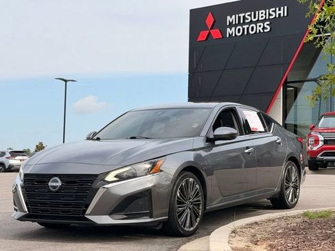 Used 2023 Nissan Altima 2.5 SL FWD image 10
