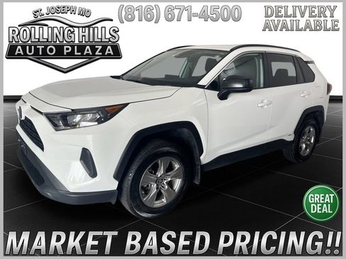 Used 2022 Toyota RAV4 LE AWD/4WD image 1