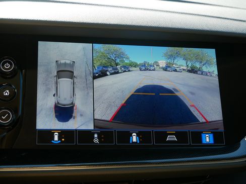 Used 2021 Buick Envision Essence w/ Technology Package I image 31