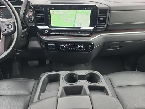 Used 2025 GMC Sierra 1500 SLT image 14