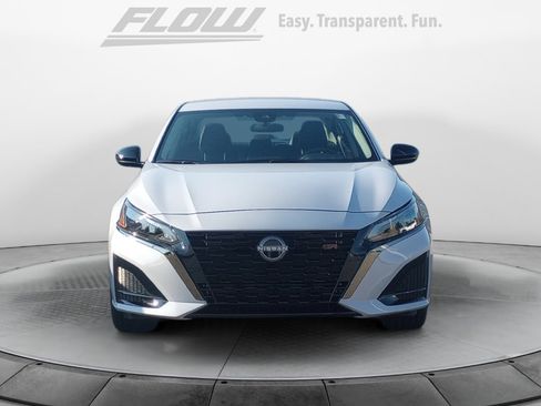 New 2025 Nissan Altima 2.5 SR image 2