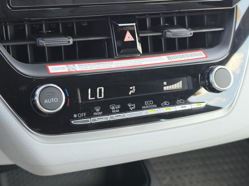 Certified 2026 Toyota Corolla SE FWD image 21