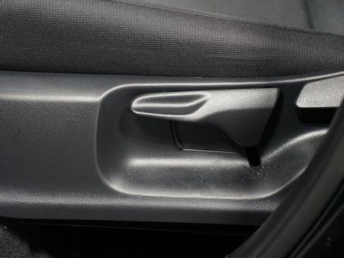 Certified 2025 Toyota Corolla Cross LE image 32