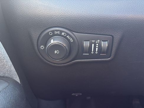 Used 2023 Jeep Compass Latitude AWD/4WD image 27
