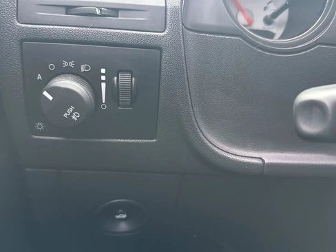 Used 2009 Dodge Challenger SRT8 image 14