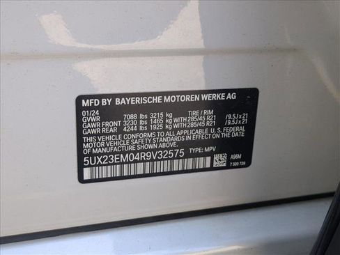 Used 2024 BMW X7 xDrive40i w/ Premium Package AWD/4WD image 29