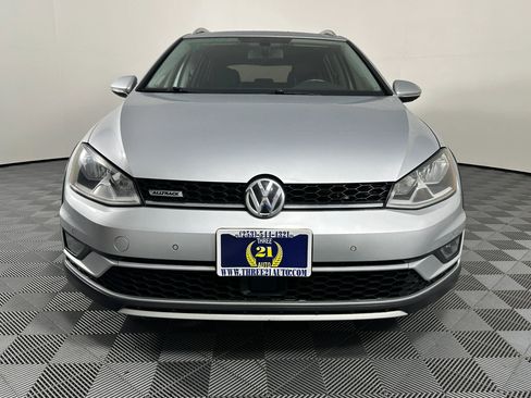 Used 2017 Volkswagen Golf Alltrack SE image 4