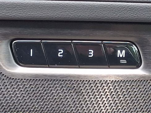 New 2025 Volvo XC90 B6 Ultra w/ Lounge Package image 18