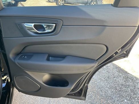 New 2026 Volvo XC60 B5 Ultra w/ Climate Package image 15