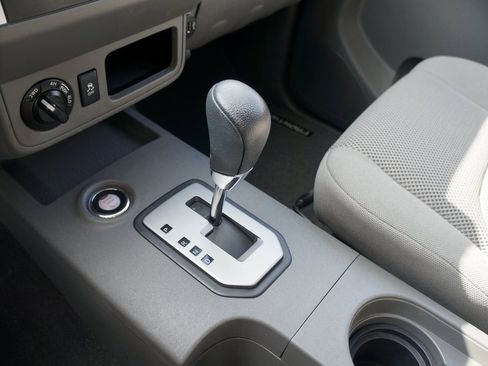 Used 2020 Nissan Frontier SV w/ SV Utility Package image 24