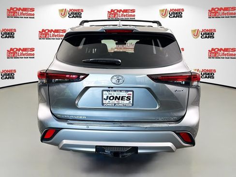 Used 2026 Toyota Highlander Platinum AWD/4WD image 18