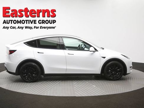 Used 2021 Tesla Model Y Long Range AWD/4WD image 39