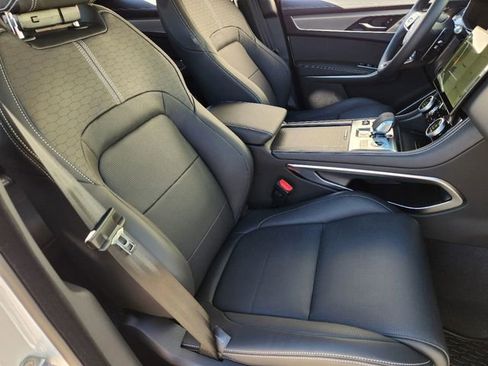 Used 2026 Jaguar F-PACE R-Dynamic S image 11