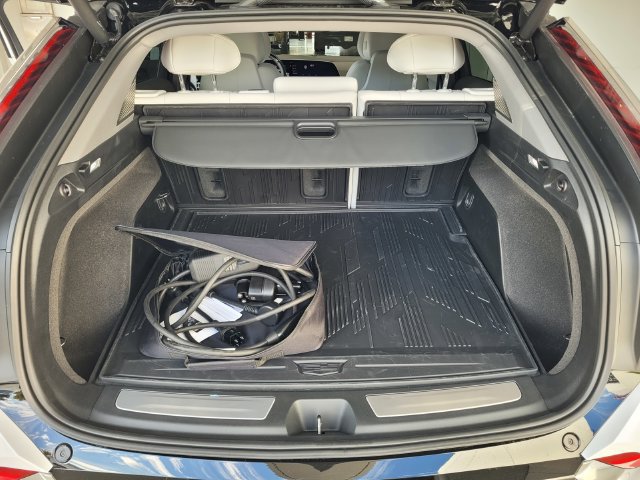New 2027 Cadillac Optiq Premium Luxury w/ LPO, Floor Liner Package AWD/4WD image 26