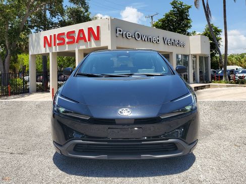 Used 2024 Toyota Prius LE image 2