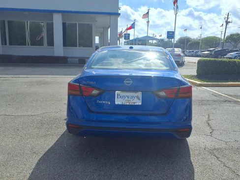 Used 2025 Nissan Altima 2.5 SV image 22