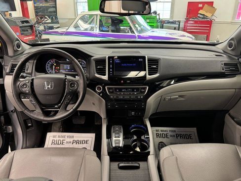 Used 2018 Honda Pilot Elite image 3