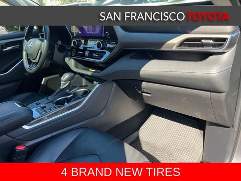 Used 2023 Toyota Highlander Limited image 25