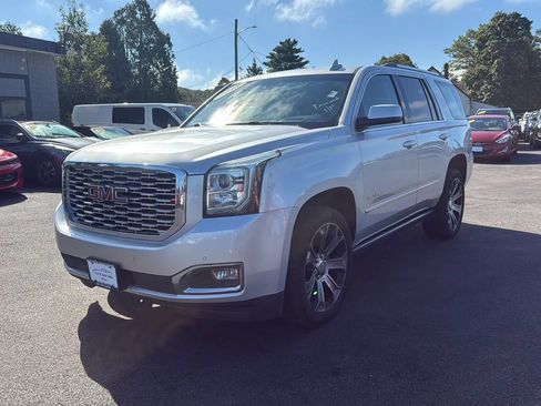 Used 2018 GMC Yukon Denali w/ Denali Ultimate Package AWD/4WD image 3