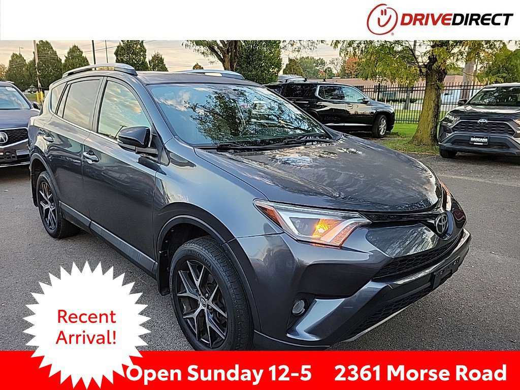 Used 2017 Toyota RAV4 SE AWD/4WD image 1