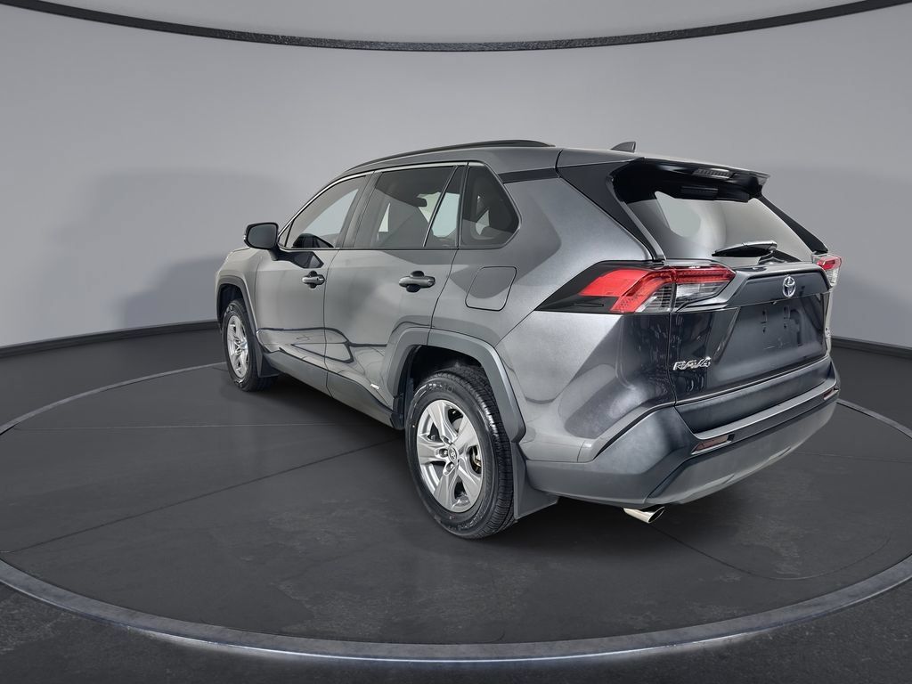 Used 2024 Toyota RAV4 XLE AWD/4WD image 6