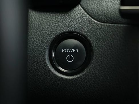 Used 2025 Toyota Camry SE FWD image 34