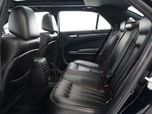 Used 2022 Chrysler 300 S image 32