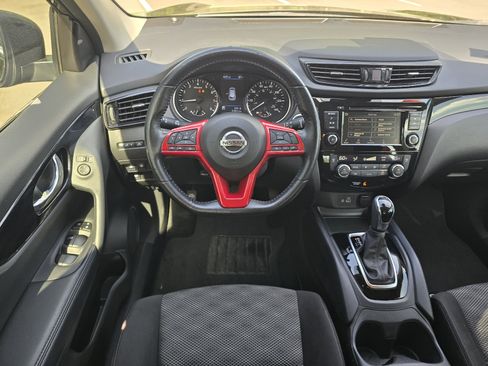 Certified 2022 Nissan Rogue Sport SV FWD image 13