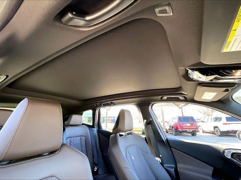 Used 2025 BMW X3 xDrive30i w/ Premium Package image 13