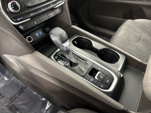 Used 2019 Hyundai Santa Fe SEL AWD/4WD image 17