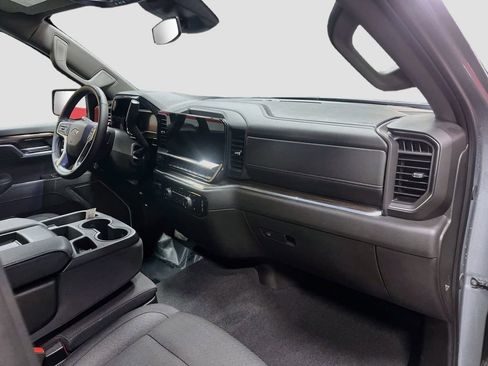Used 2025 Chevrolet Silverado 1500 LT AWD/4WD image 29