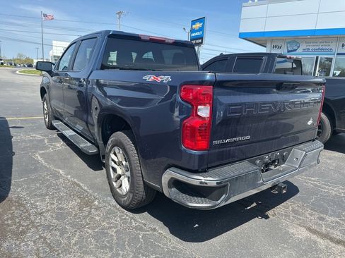 Used 2022 Chevrolet Silverado 1500 LT AWD/4WD image 3