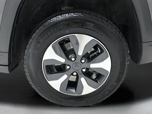 Used 2023 Jeep Grand Cherokee 4WD 4xe image 8